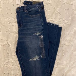 American Eagle “The Dream Jean” Curvy High-Rise Jegging